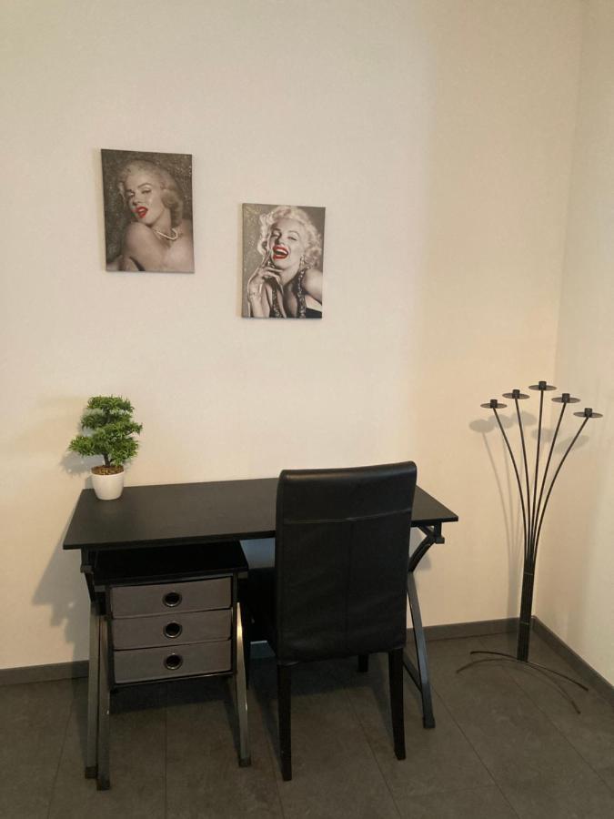 Frisch Sanierte, Moderne Eigentumswohnung โซลิงเงน ภายนอก รูปภาพ